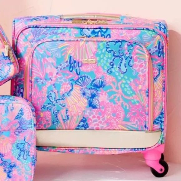 Lilly Pulitzer Carry On Luggage Suitcase Splendor in the Sand - Picture 4 of 17